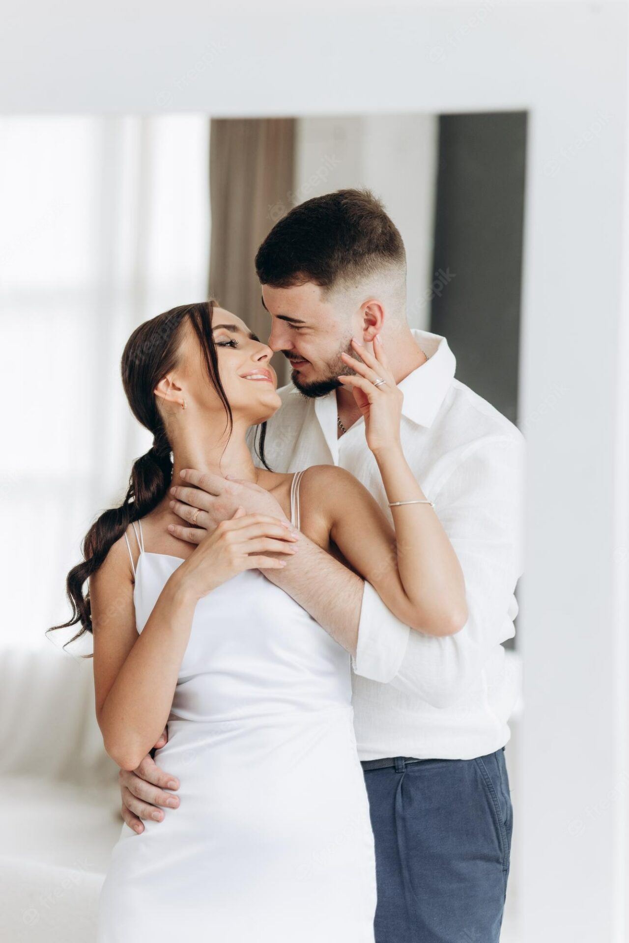 Indoor Pre-Wedding Photoshoot Ideas - Mirror love